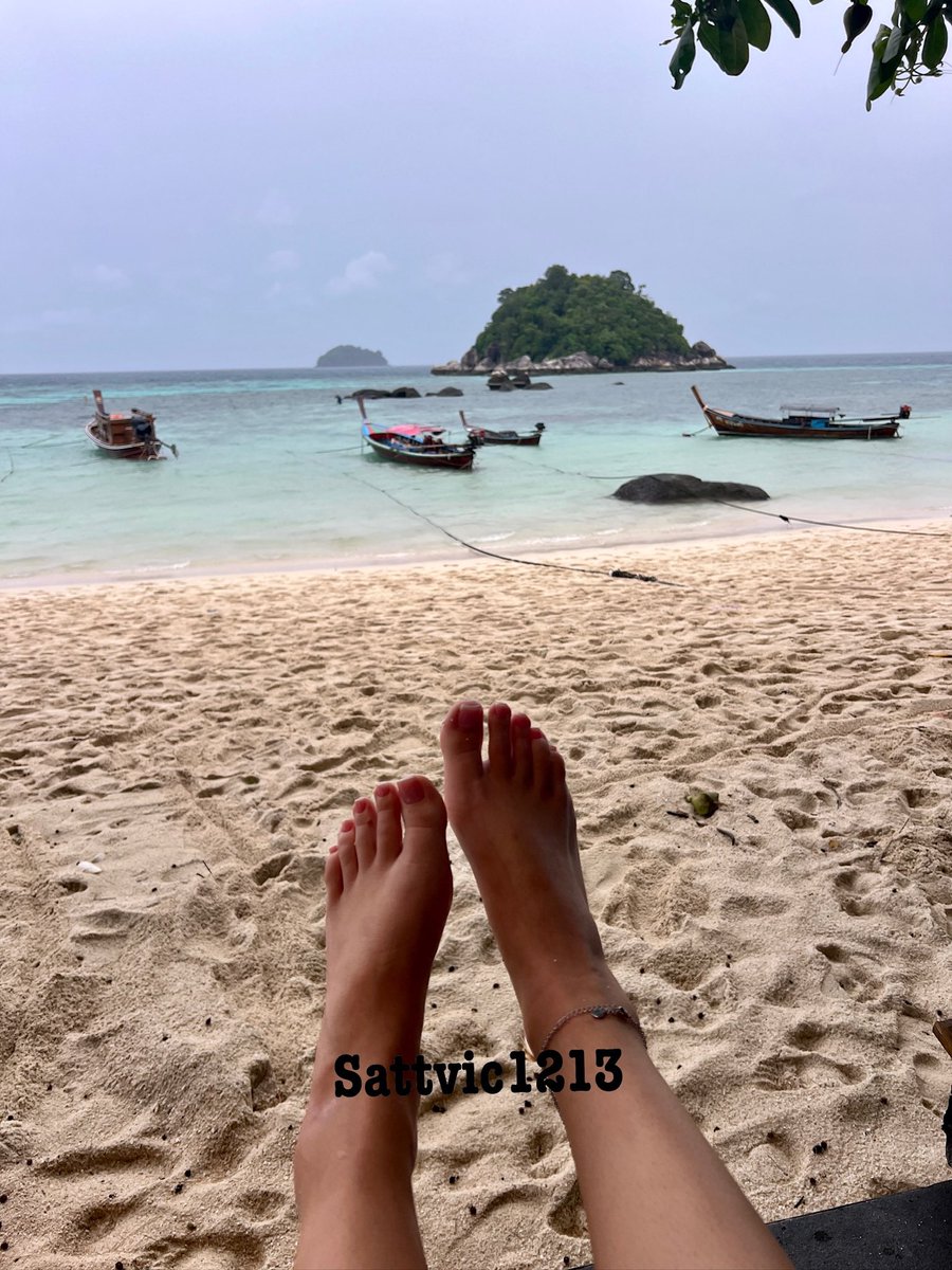 Pretty feet and Pretty Beach