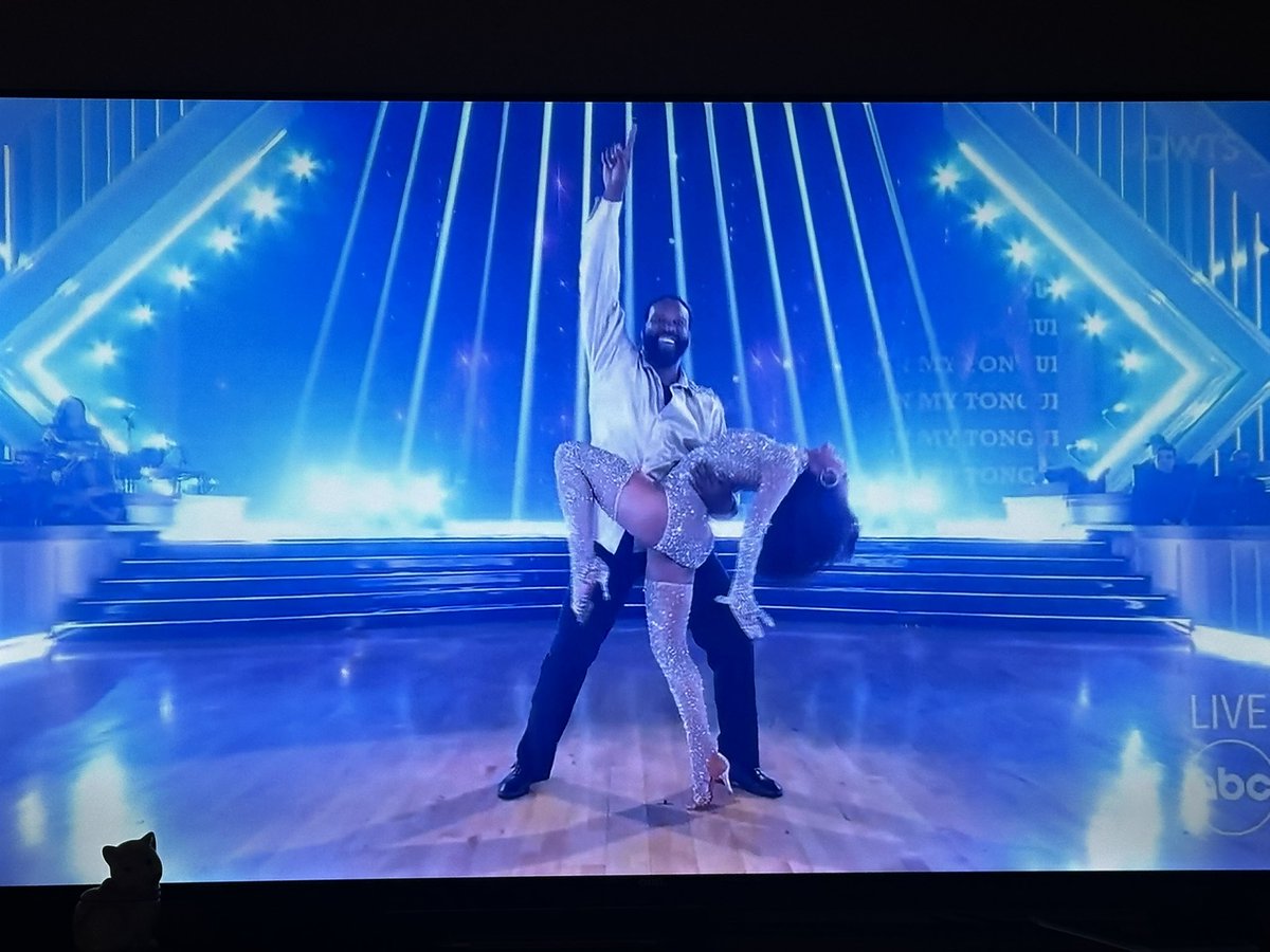 scoobydoesnt's tweet image. they deserved more time on the show smh #dwts