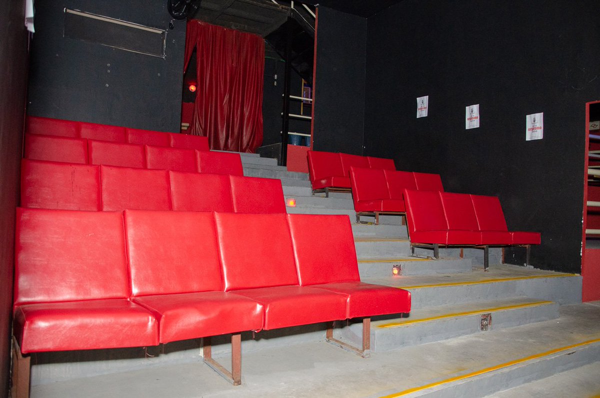 listaluxuria's tweet photo. Cinema https://t.co/pwEepLITm2