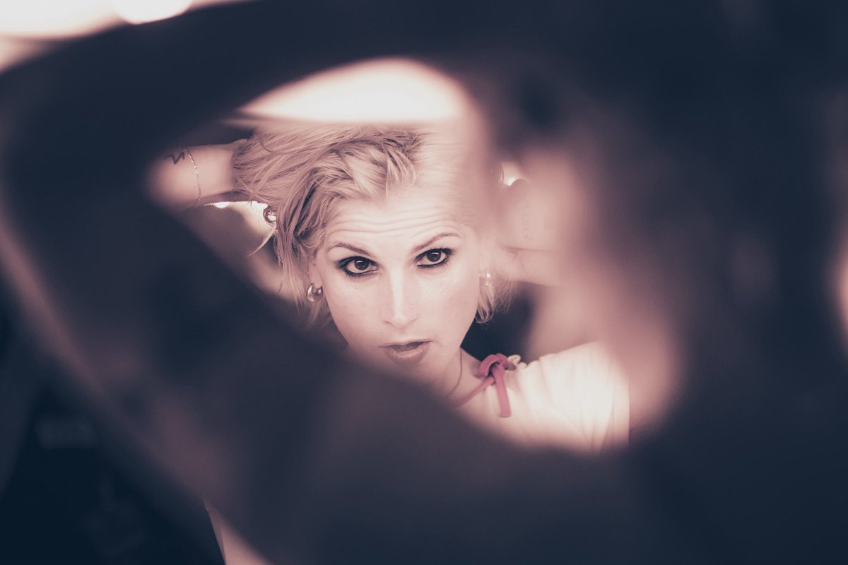 Sharon Van Etten tweet media