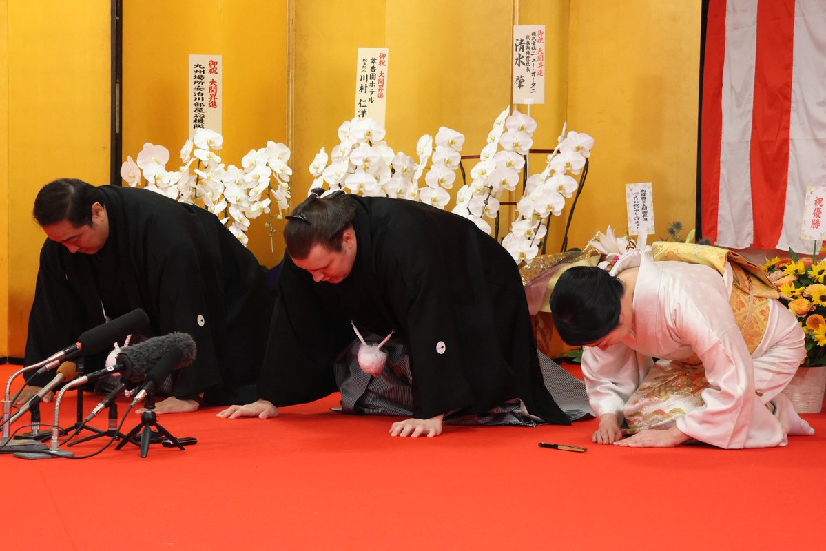 sumokyokai's tweet image. ＜新大関！安青錦＞ 
大関昇進伝達式。
口上は、
「謹んでお受けいたします。
大関の名に恥じぬよう、またさらに上を目指して精進いたします。」

#sumo #相撲 #新大関 #安青錦 #安治川部屋