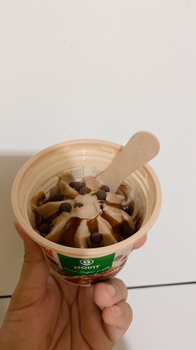Hstmlnda's tweet photo. POV; pen minum kopi tapi sambil nyeruput eskrim🫠🤏 https://t.co/We7BUZPtbm