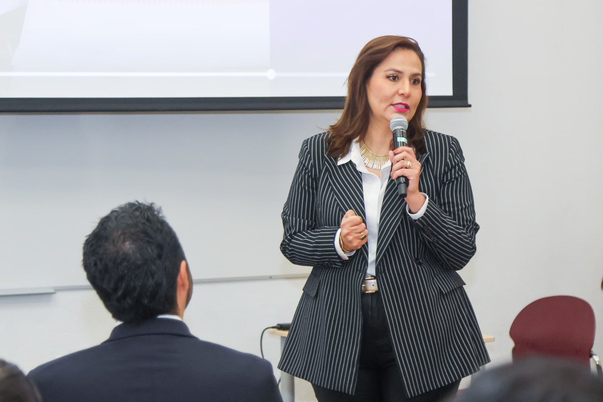 Asistí a la sesión del Consejo de Participación Ciudadana en Educación, un espacio que refuerza nuestro compromiso con las escuelas de Querétaro.
Mi reconocimiento a Silvia Rivera Damián, consejera presidenta,  por su liderazgo y su aporte constante al trabajo colaborativo.