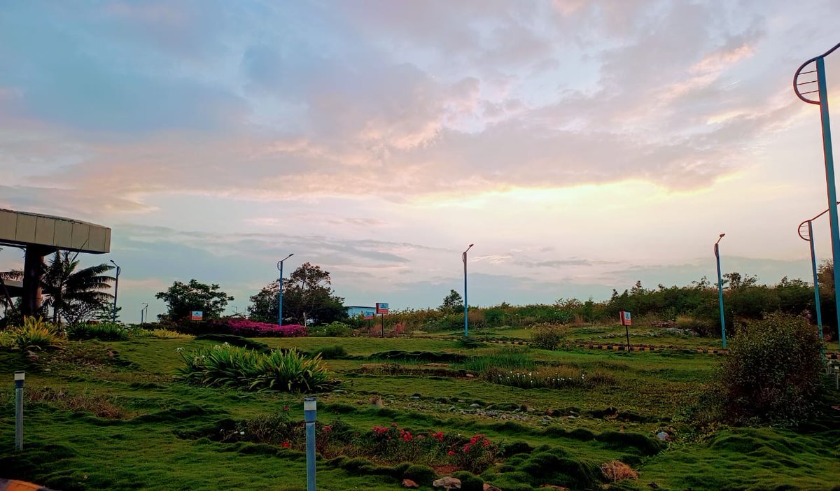 aaihbxairport's tweet image. ಹುಬ್ಬಳ್ಳಿ ವಿಮಾನ ನಿಲ್ದಾಣದಿಂದ 25/11/2025ರಂದು ನಿಗದಿಯಾದ ವಿಮಾನಗಳ ವಿವರ:
ನಿಗದಿತ ಆಗಮನ- 5
ಒಟ್ಟು ಪ್ರಯಾಣಿಕರು- 554
ನಿಗದಿತ ನಿರ್ಗಮನ- 5
ಒಟ್ಟು ಪ್ರಯಾಣಿಕರು-572
ನಿಮ್ಮ ವಿಮಾನಯಾನ ಸುಖಮಯವಾಗಿಸಲು ಸದಾ ನಿಮ್ಮ ಸೇವೆಯಲ್ಲಿ ನಿರತರಾಗಿದ್ದೇವೆ.
Total pax-1126 sked mov-10
#FlightUpdate
@AAI_Official @AAIRHQSR @aairedsr