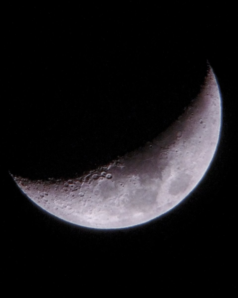 Luna creciente 27% de iluminación
Telescopio Quasar
Montura AZ
D76mm
F700mm
Ocular 20mm
Fotografía Honor X8b
Editada en Lightroom

#moon #luna #NdE2025 #NdEMinatitlanVer #minatitlan #coatzacoalcos #cosoleacaque #veracruz #astromina #sociedadastronomicademinatitlan #SAMin