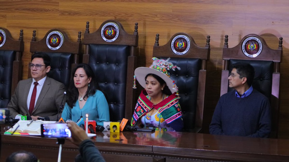 LaPatriaDigital's tweet image. En una sesión de sala plena, los cuatro magistrados electos del Tribunal Constitucional Plurinacional (TCP) definieron designar a Paola Prudencio como nueva presidenta de esta instancia estatal.

#Política #TCP #Bolivia | 📸: APG