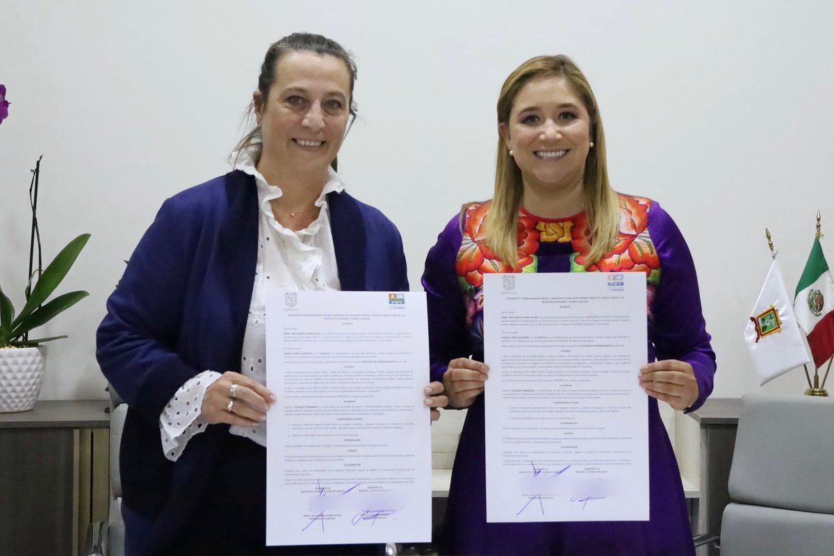 Anaamunizneyra's tweet photo. Finalizamos el #SeminarioInternacional sobre Innovación en Gobiernos Locales con la firma de tres hermanamientos más con los gobiernos locales de #Rosario 🇺🇾, #XinzoDeLimia 🇪🇸 y #Aserri 🇨🇷.
Desde el @SanMateoAGob seguimos trabajando para estrechar lazos con otras localidades que nos permitan intercambiar experiencias, impulsar proyectos conjuntos y fortalecer el desarrollo económico, cultural y social de nuestro municipio.
#Uruguay, #España, #CostaRica y #México: ¡#UnidosSí, #UnidosSiempre!