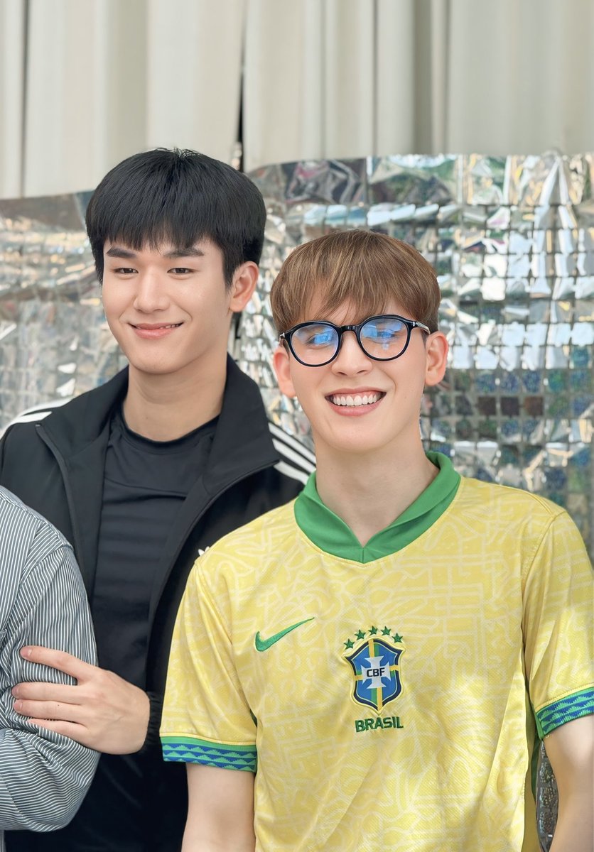 kob_kob_Ja's tweet image. มอนิ่งงง 🥰 วันพุธที่อากาศดี๊ดี ขอให้วันนี้สบายใจ มีความสุขกับของอร่อยๆ แล้วก็ “ตาโขน” ดังๆ ปังๆ เปรี้ยงๆ เด้อ 😊 have a good day 🌷🩵🩷🐉🐯🐸

@mos_psl @Bank_mondop #moslhong #ISBANKY #MosBank #บอสของมอสแบงค์ #เหล่าตะไคร่น้ำ #แก๊งคนบาปของมอสแบงค์ #แม่ครัวของมอสแบงค์…