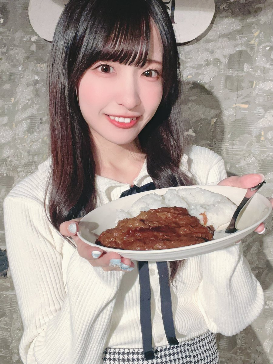 今日のおんちぇきはこちらからっ！ ポジ何私服チェキ(白ニット水色