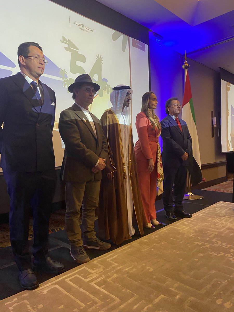poderlegisla's tweet image. Nos unimos a la celebración de los 54 años de Unión de los Emiratos Árabes Unidos🇦🇪 esperamos que los lazos de amistad y cooperación con Colombia, sigan fortaleciendo las relaciones entre las dos naciones @UAEEmbBogota @CancilleriaCol @AnaPaolaAgudelo