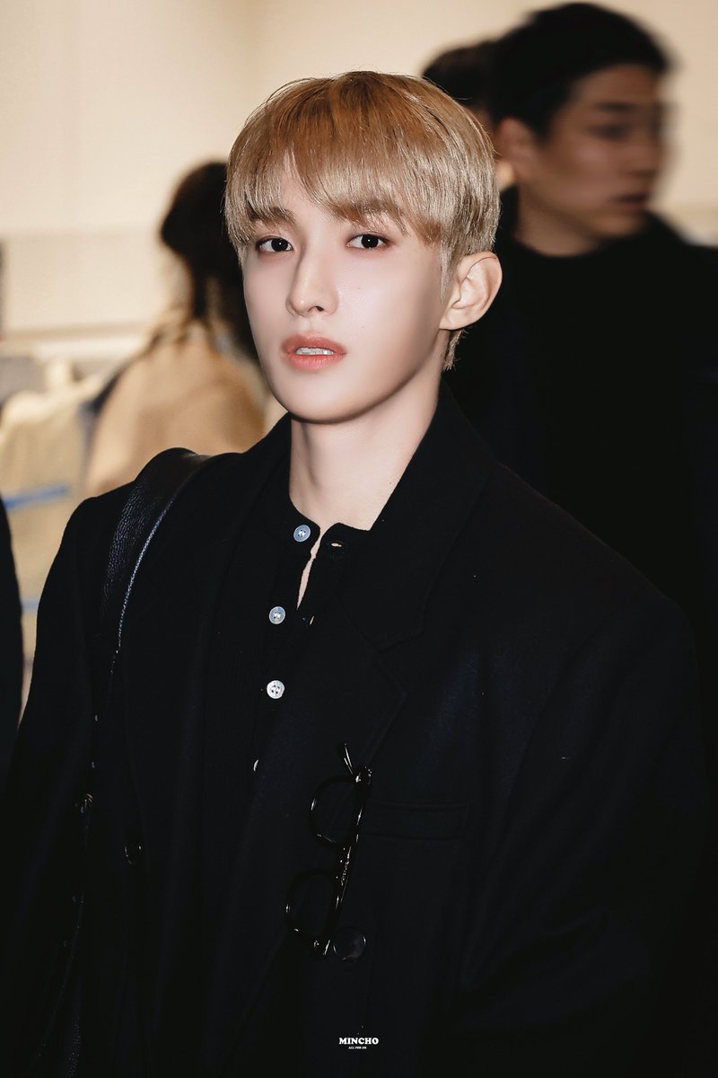 ステージ上じゃない刹那ですら美しいんだからドギョムさん世界救う