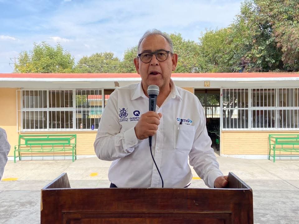 Alrededor de 800 alumnos de la prim “Encarnación Cabrera/Prof. Ricardo Rivas Maldonado”,recibieron el apoyo del <a href="/IFEQ15/">IFEQ</a> , construcción techumbre, firmes,impermeabilización y rehabilitación de sanitario,por un monto de 4.9 mdp.

Las acciones estatales están #Contigo en Cadereyta.