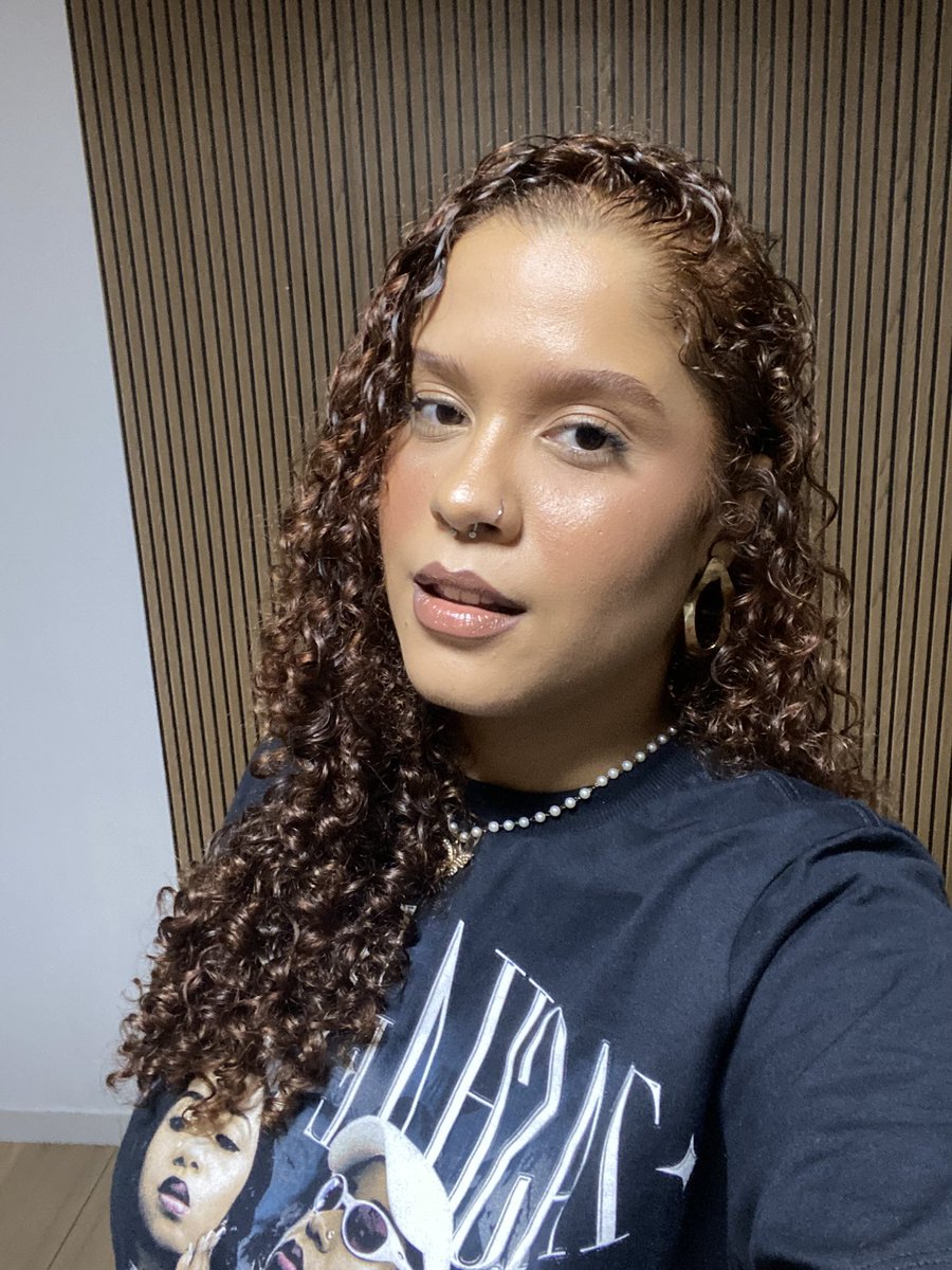 baiana de molho tweet media