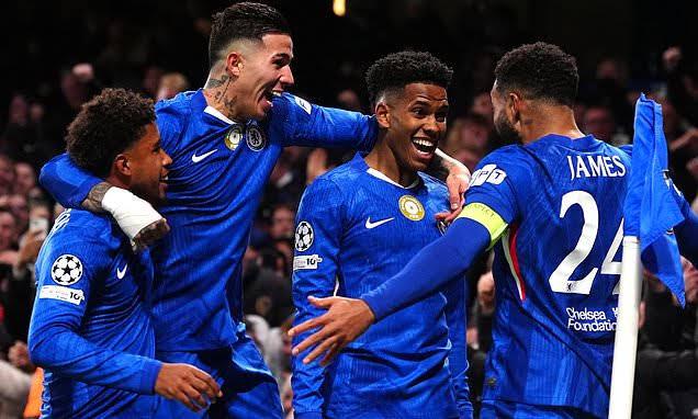 ririoflagos's tweet photo. Drop the blue 💙 emoji if you are a Chelsea fan or you are supporting Chelsea 💙💙💙💙💙😎😎😎😎

@ChelseaFC @ChelseaFCW #Chelsea #ChelseaFC #chelseafan https://t.co/FBTScKJjHB
