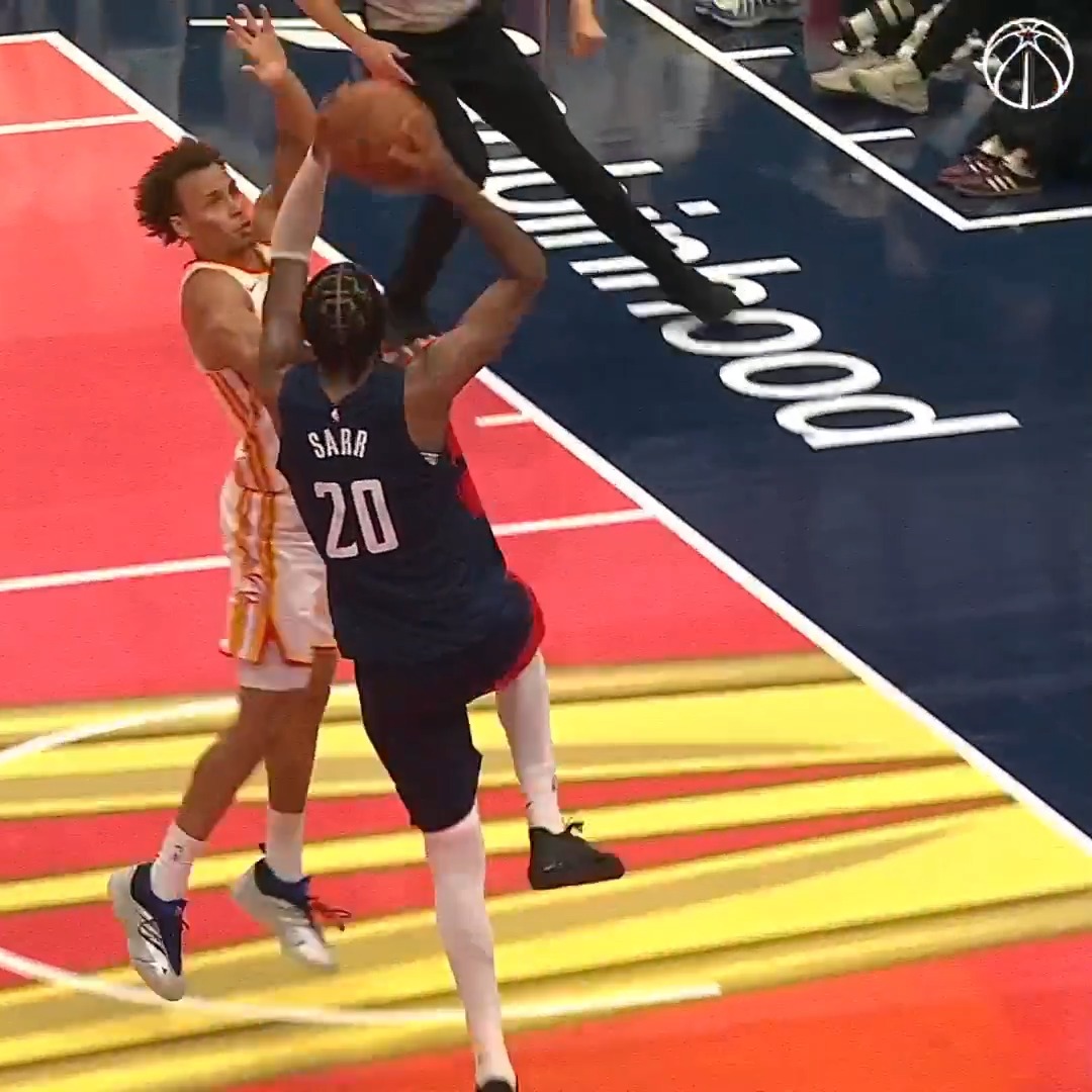 Puttin' in the work on both ends of the floor 💪 