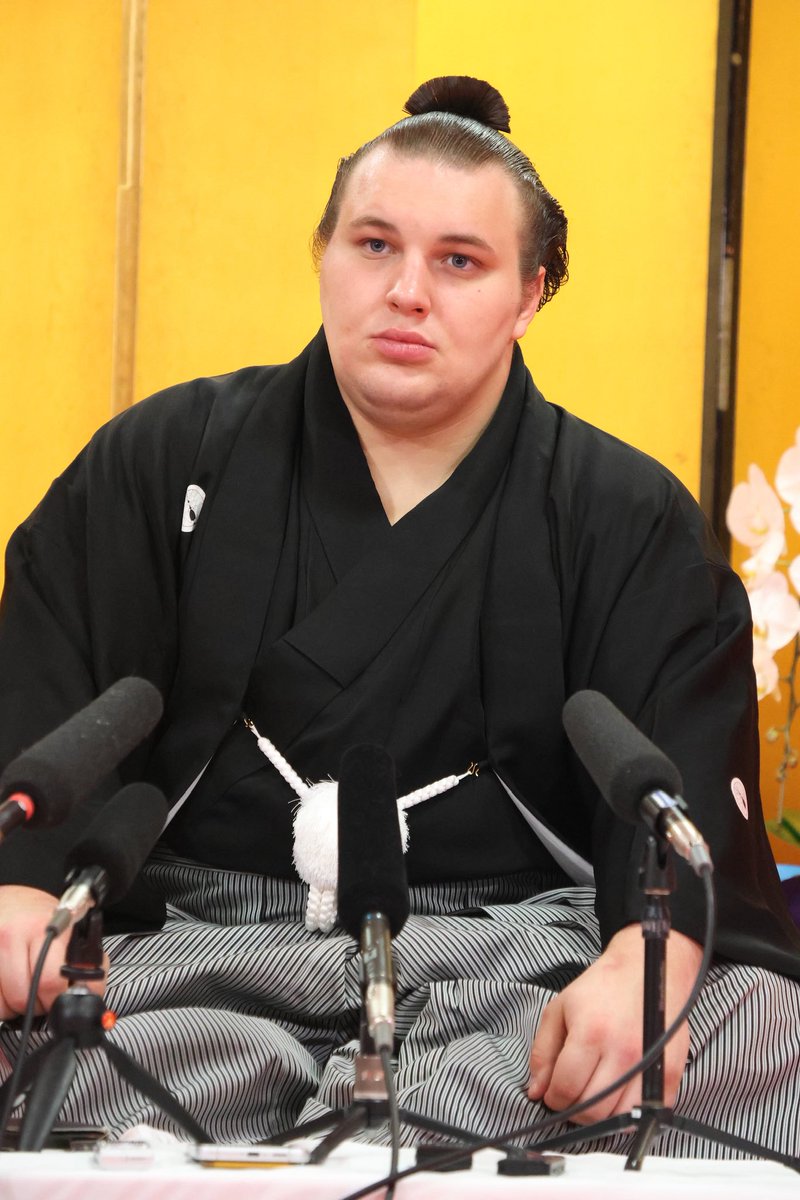 新大関！安青錦＞ 大関昇進伝達式。 会見の様子。 「師匠の番付を超え