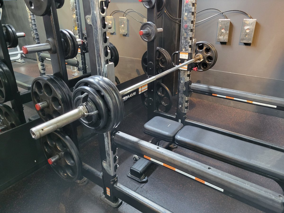 今日のベンチプレスは72.5キロ8レップ4セット！