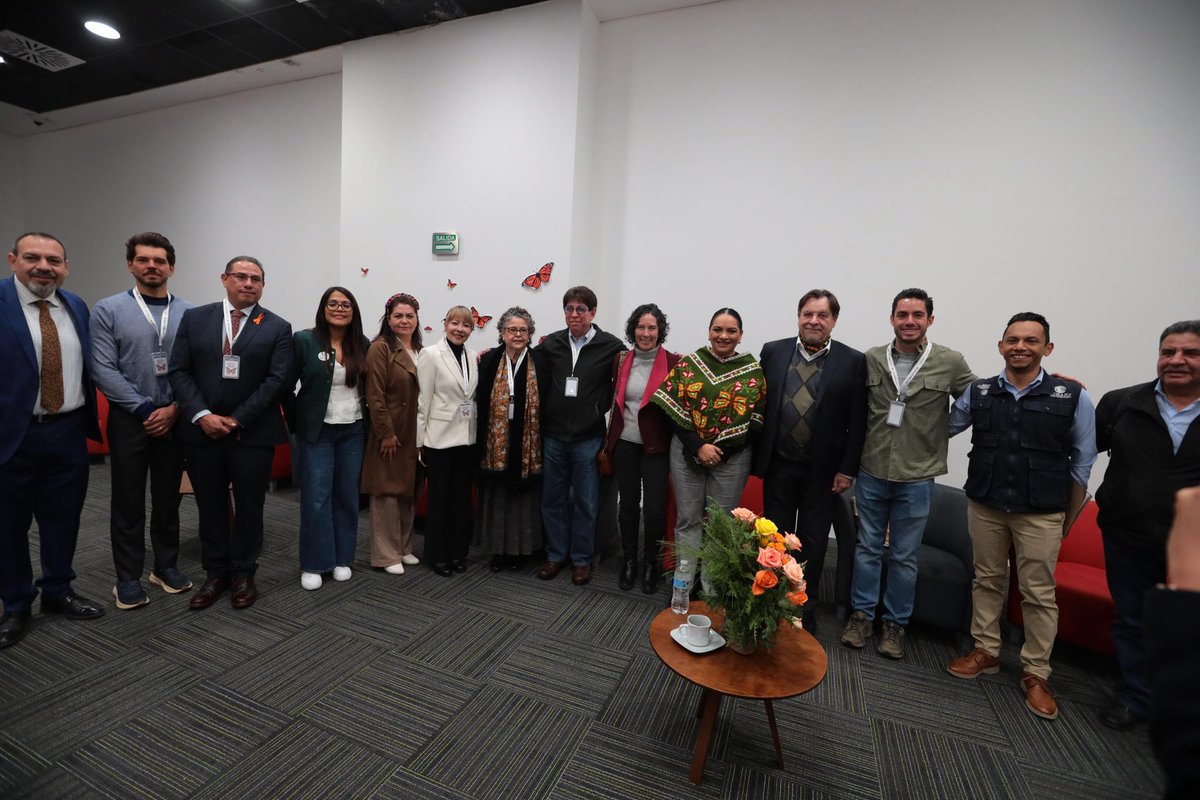 El Estado de México tiene el gran honor de ser la sede de la Primer Cumbre Nacional Mariposa Monarca, organizada en conjunto con la Semarnat, Conanp, la Secretaría de Medio Ambiente de Michoacán, WWF y Pronatura noreste 

Este encuentro reunió a especialistas, autoridades,