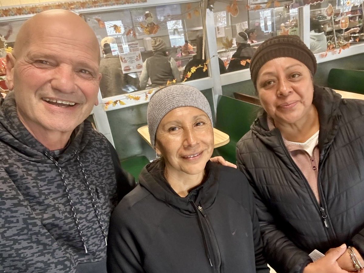 🍂Celebrating Generosity and Community🫶🏻 at the New York Racetrack Chaplaincy🐴! Our Belmont Teen Mentoring program successfully hosted a heartfelt Friendsgiving with the help of our friends at the Mother and Daughter National Charity League. Together with our army of volunteers,