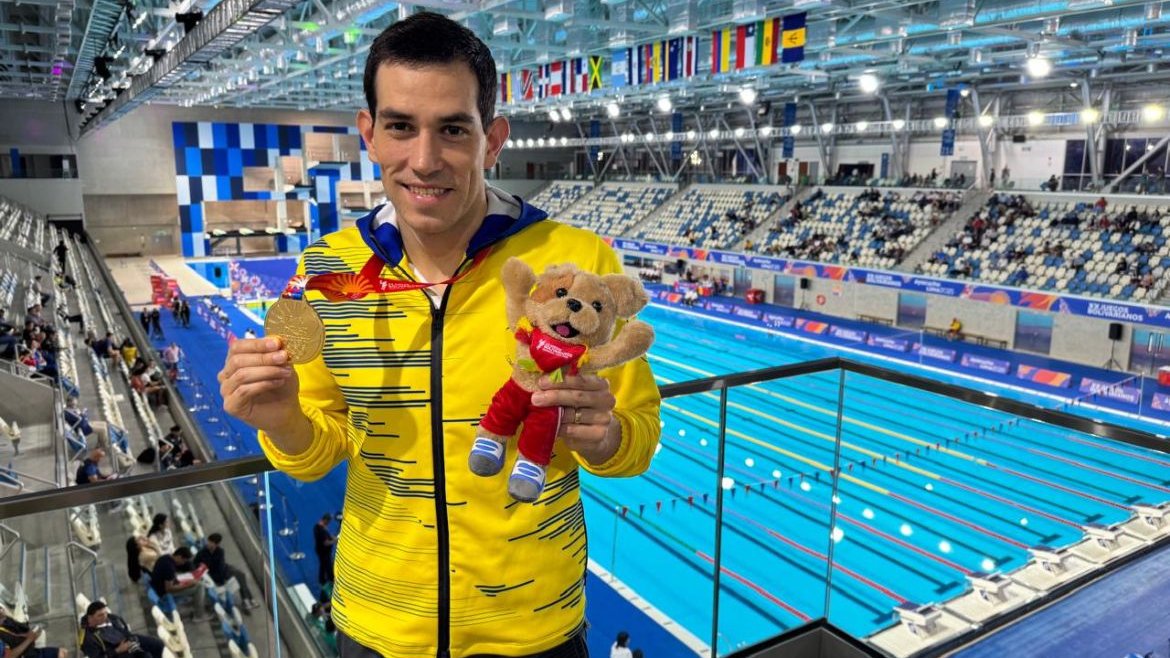 📌El experimentado nadador azuayo <a href="/estebanenderica/">Esteban Enderica</a> lo volvió hacer. Y es que siempre con la guía de su entrenador <a href="/EndericaCoach/">JuanFernandoEnderica</a>, dio un "nuevo golpe" en los XX Juegos Deportivos Bolivarianos Ayacucho &amp; Lima 2025.
📍Más información:
▶️facebook.com/Fedeazuay/post…
✅#FDACunaDeCampeones