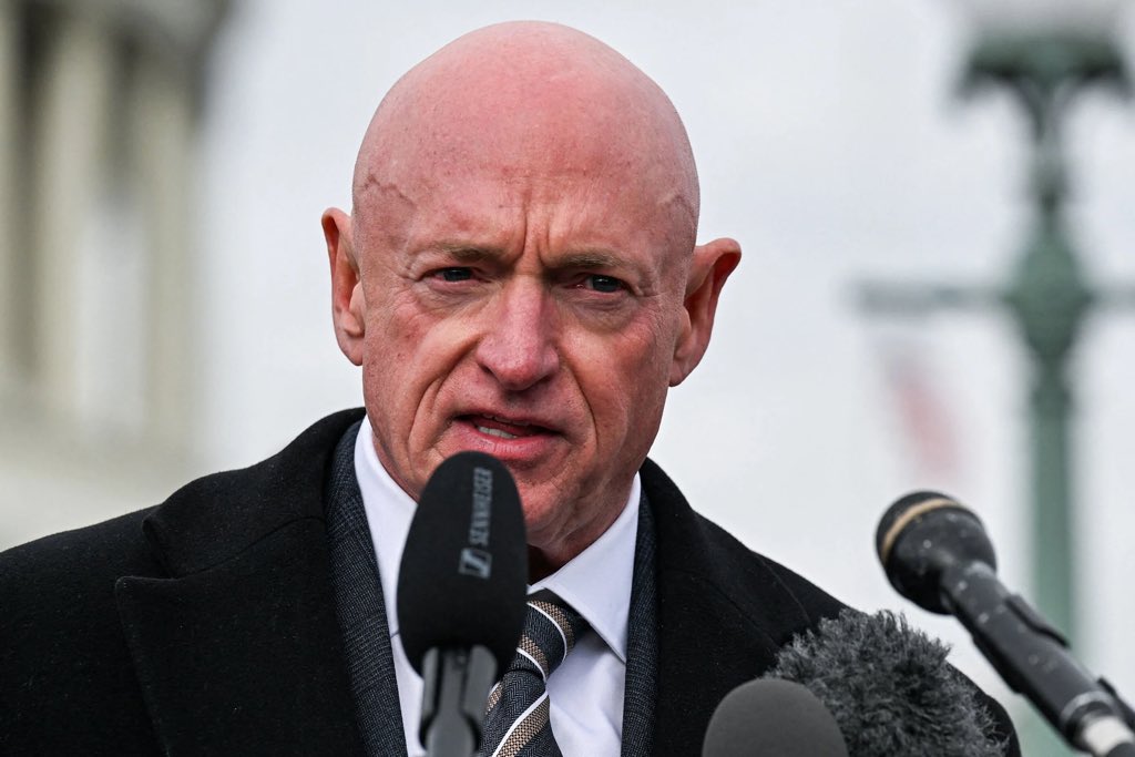 This is Sen. Mark Kelly….

I support him 100%‼️

Do you?                 YES or NO