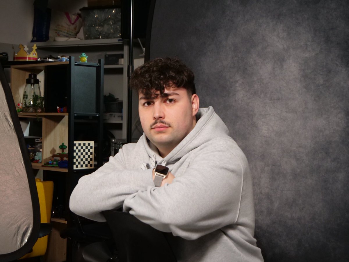 hypersensible fan account 🍊 tweet media