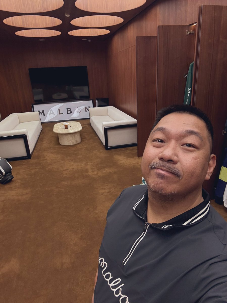 Papi_pup2020's tweet image. Yesterday had a chance for a sneak preview of this brand’s Manila Jeepney collection. I get to try some.

Ok naman, cool naman…kaso this particular shirt so thin, ay may nag-sneak 🫣 din na jutong hahaha 😂