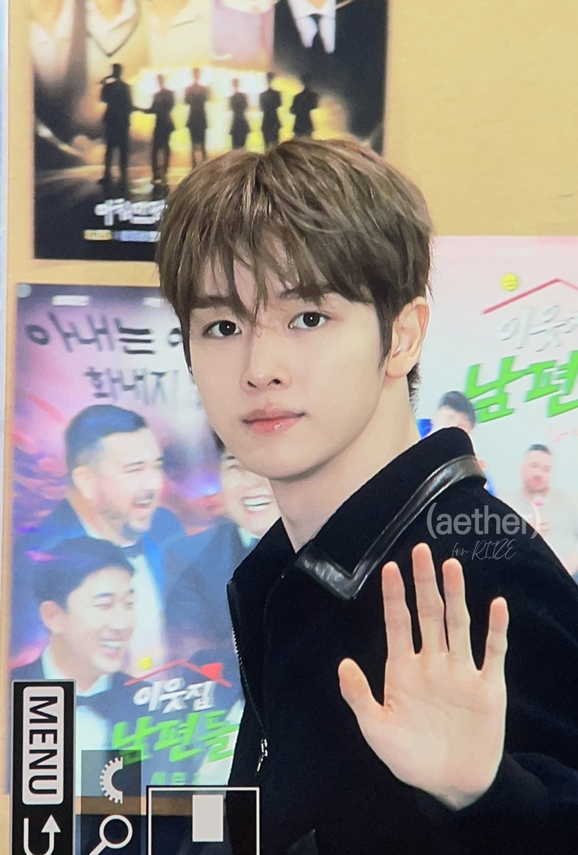 Aether010913's tweet image. 251126 #라디오쇼  

#SUNGCHAN #ソンチャン #성찬 
#RIIZE #라이즈

오늘 화이팅 💕