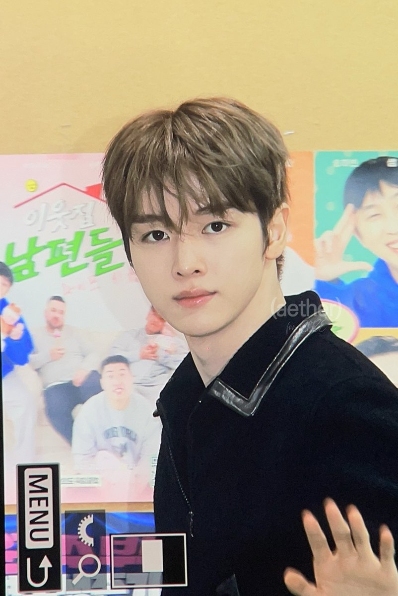 Aether010913's tweet image. 251126 #라디오쇼  

#SUNGCHAN #ソンチャン #성찬 
#RIIZE #라이즈

오늘 화이팅 💕