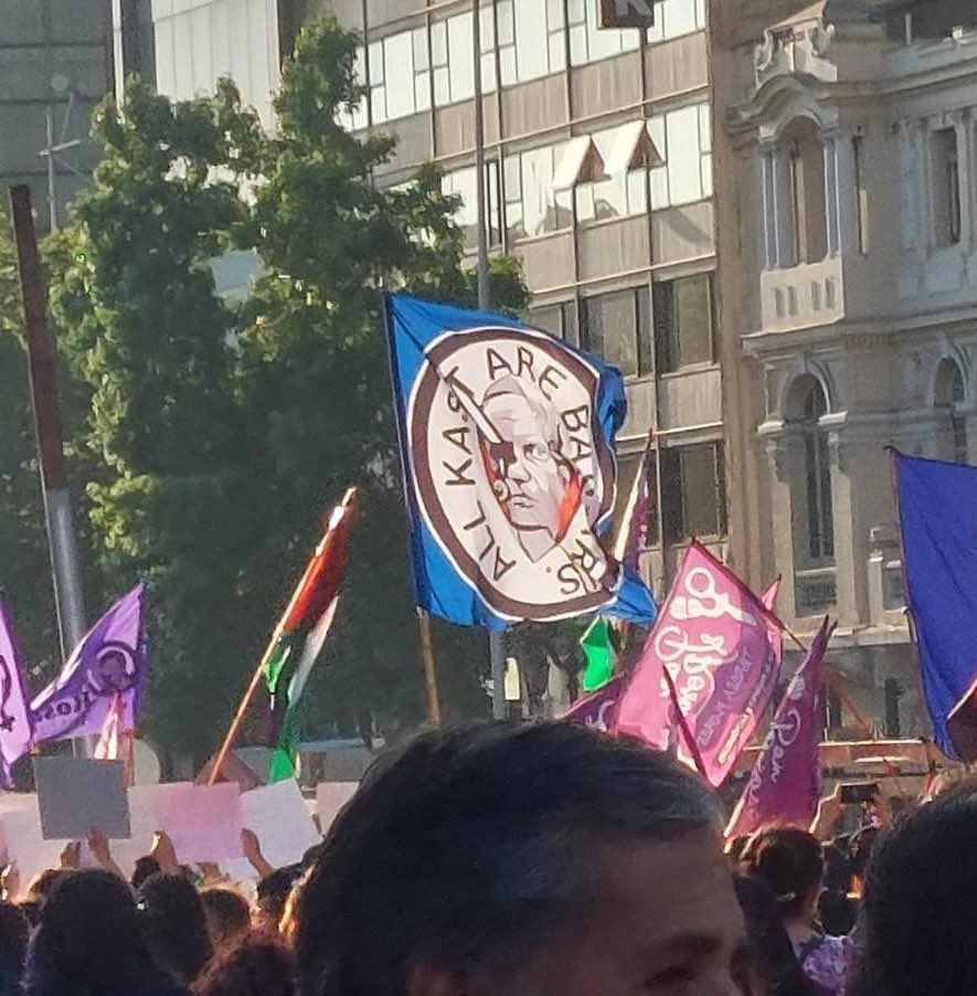 “Feminazis”

Porque en una marcha a favor de Jara amenazaron de muerte a José Antonio Kast y pasearon con su cabeza en la mano.