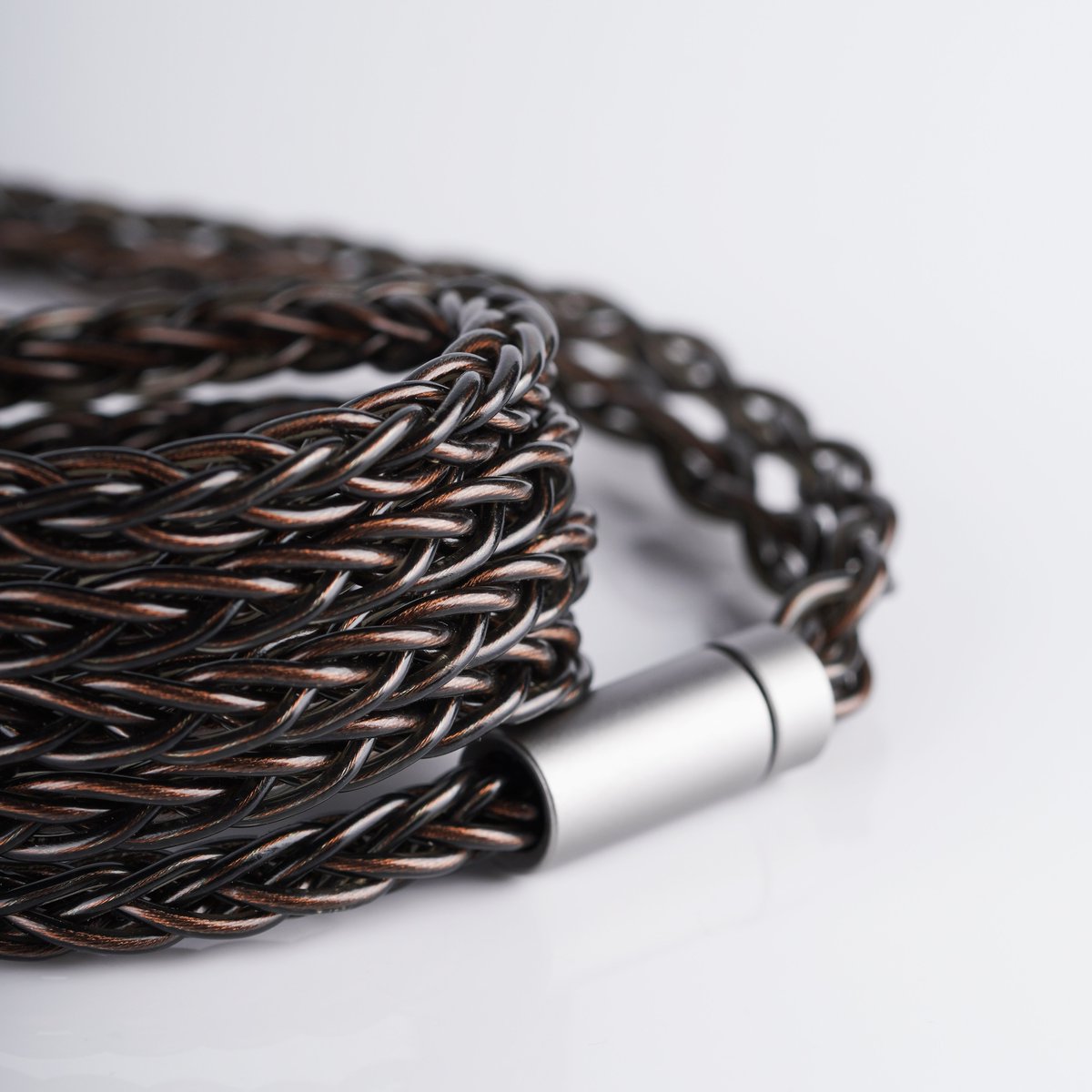 NiceHCK_Audio's tweet image. 【MoonDusk、ブラックフライデーセール開催】
通常価格8900円➡️セール価格4539円（49%OFF）️
初販売商品！🎊🎊🎊
amazon.co.jp/dp/B0FWJY9C2P
✨古河銅銀合金＋古河銅＋銀メッキ古河銅のミックス導体を採用
✨音の解像度を高めると共に、層の明確な音場を構築…