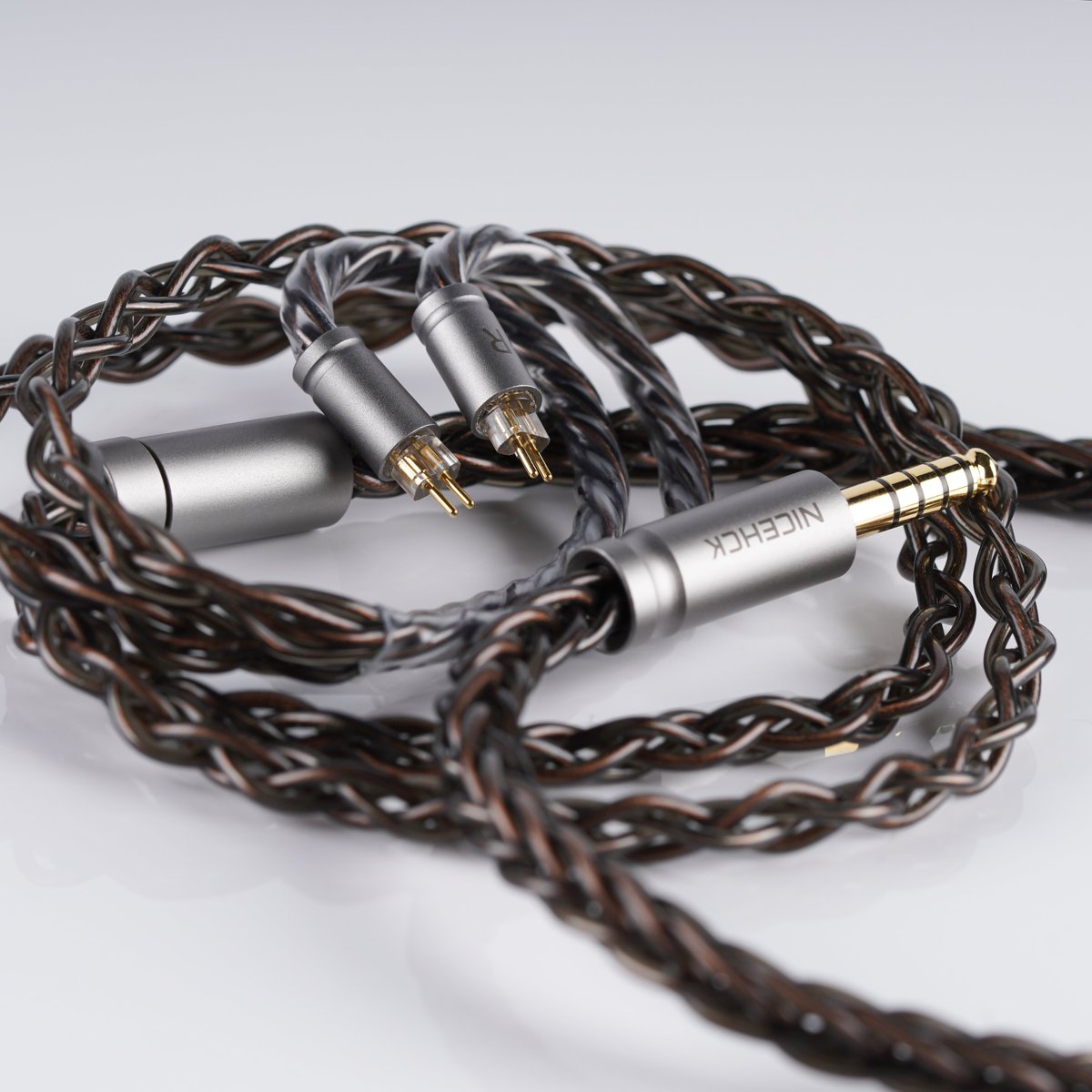 NiceHCK_Audio's tweet image. 【MoonDusk、ブラックフライデーセール開催】
通常価格8900円➡️セール価格4539円（49%OFF）️
初販売商品！🎊🎊🎊
amazon.co.jp/dp/B0FWJY9C2P
✨古河銅銀合金＋古河銅＋銀メッキ古河銅のミックス導体を採用
✨音の解像度を高めると共に、層の明確な音場を構築…