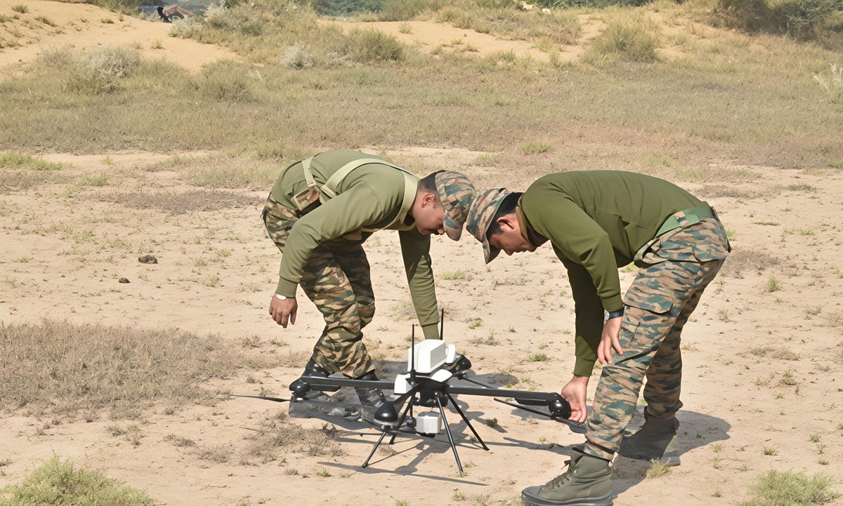 ChetakCorps_IA's tweet photo. #OperationalTraining - Ashni Platoon.
On path of Transformation & a as a future ready force, the #RanbankuraDivision under aegis of #ChetakCorps validated the operational prowess of newly raised #ASHNI platoon.
#ASHNI enables real-time surveillance & mini-UAS precision strike thereby bolstering the lethality of boots on ground.
#IndianArmy
#SaptaShaktiCommand
#FutureReady
#OnPathOfTransformation
@adgpi
@HQ_IDS_India
@SWComd_IA
@PRODefRjsthn