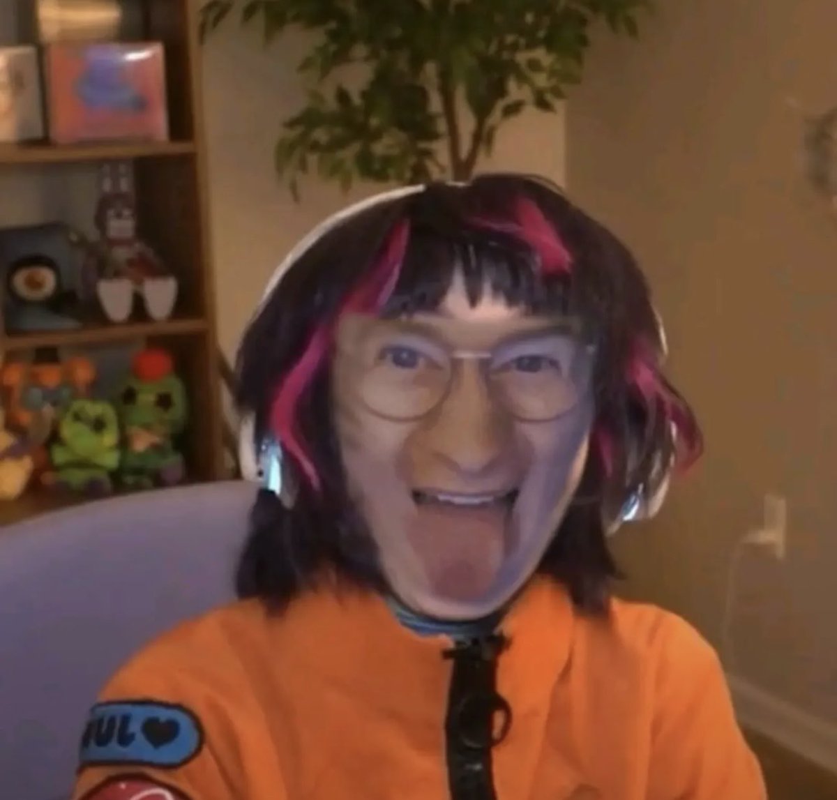 aspenisoffline's tweet image. oh heck nah im never looking at tiktok comments again