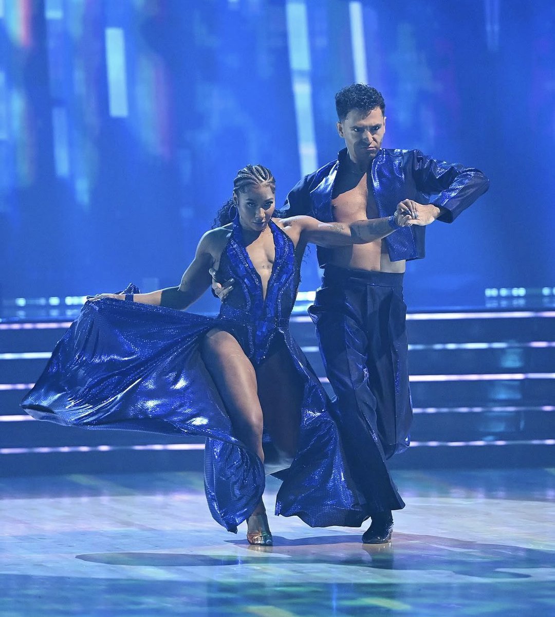 _samepaige_'s tweet photo. Still not over how Jordan and Ezra absolutely tore #DWTS https://t.co/lwfI2V8vzC