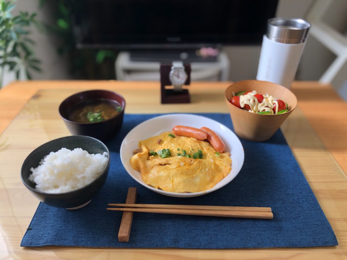 こんにちは

ごはん日記
11月25日火曜日 夜
26日水曜日 朝昼兼

昨夜は麻婆豆腐
今朝は挽肉オムレツ
サラダとあおさの味噌汁

今日はよく晴れて暖かいですね
1日頑張りましょう
