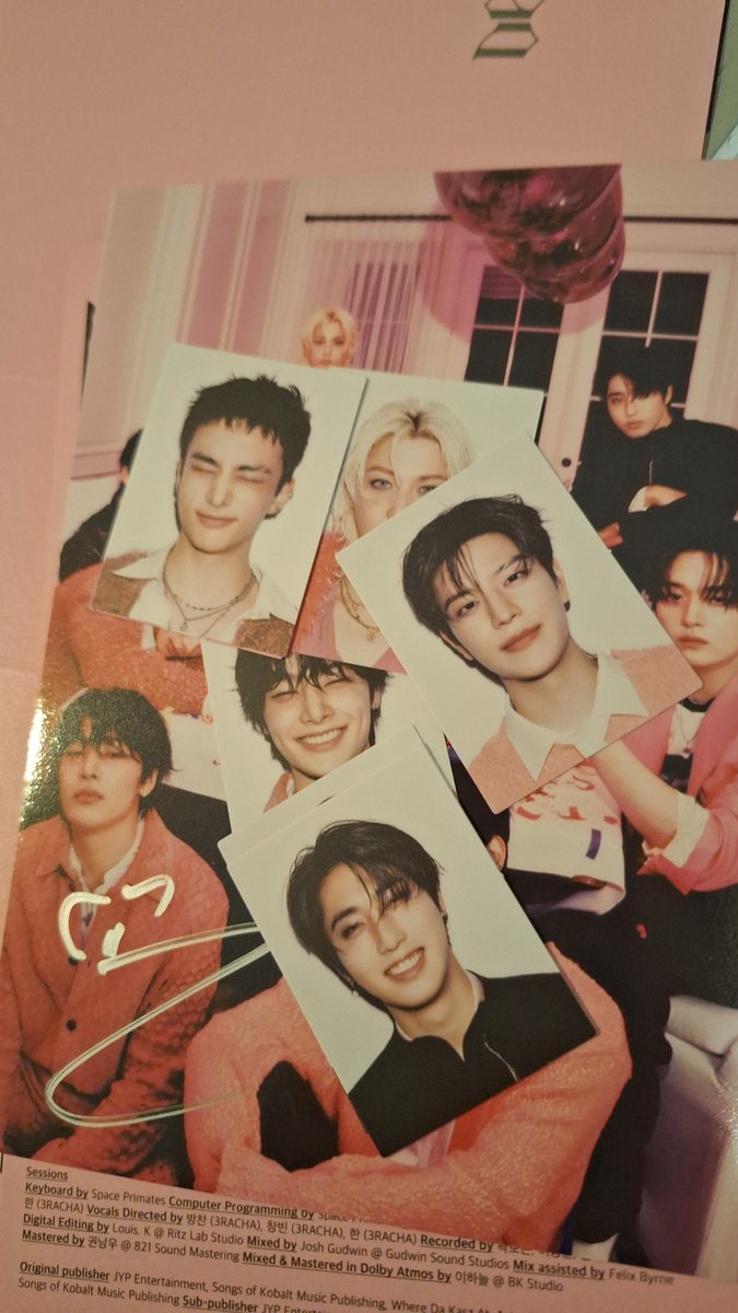 WolfBangchan97's tweet photo. La firma de mi bebé pan ♡ https://t.co/zIjwQH3gsr