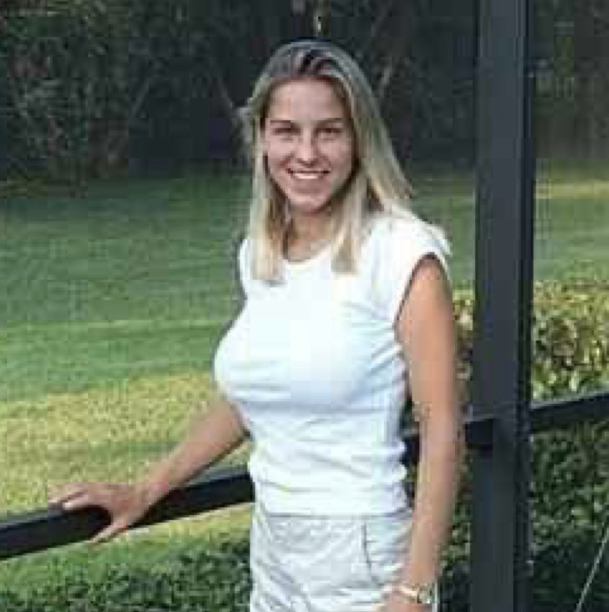 MensHumor's tweet image. I just want you to know that I know that you know who this is.