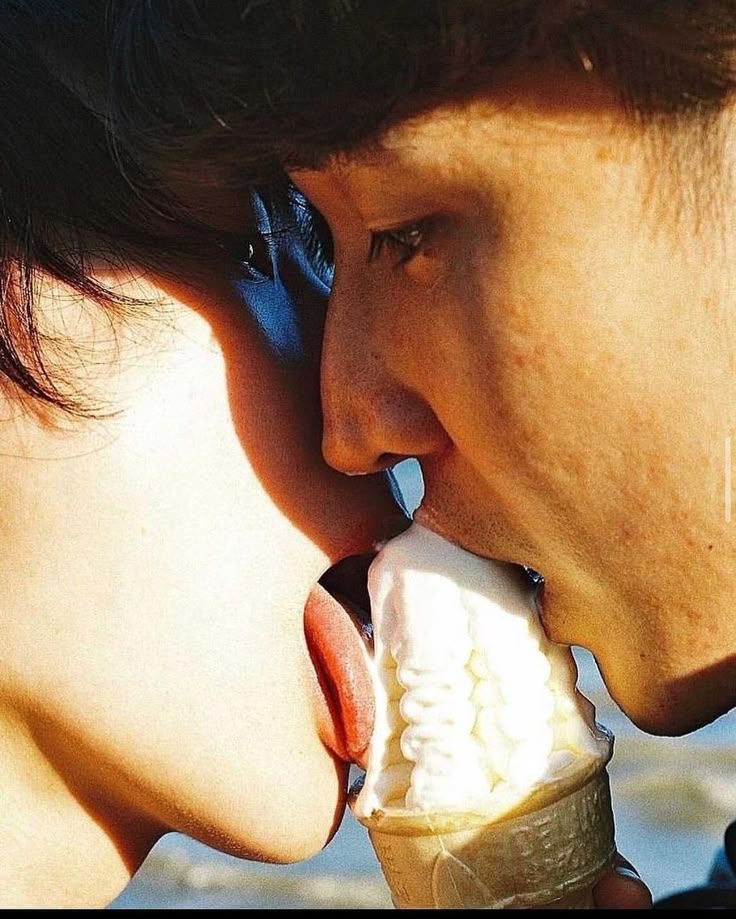 ceruleanblood's tweet image. I found the perfect akiangel ref