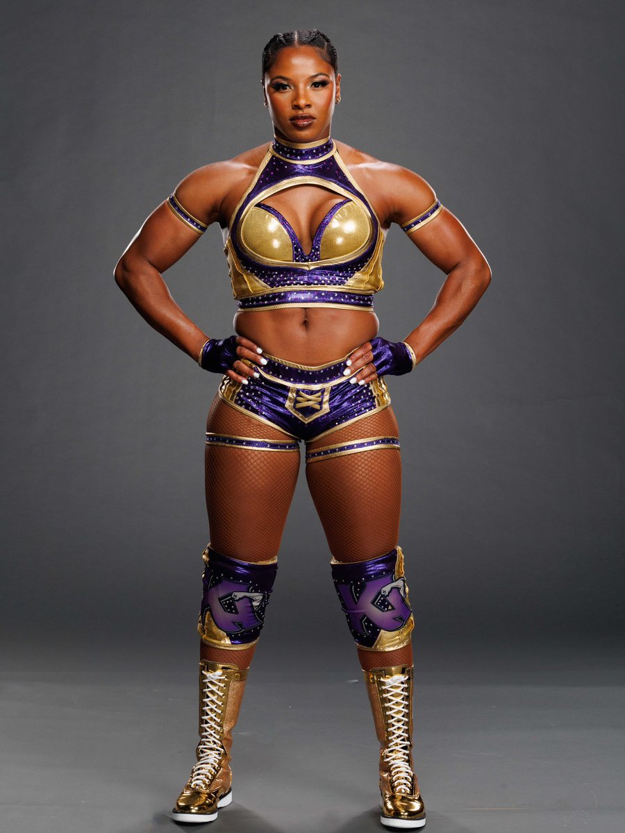 ERAOFMONE's tweet image. they betta get my sista on tv !!