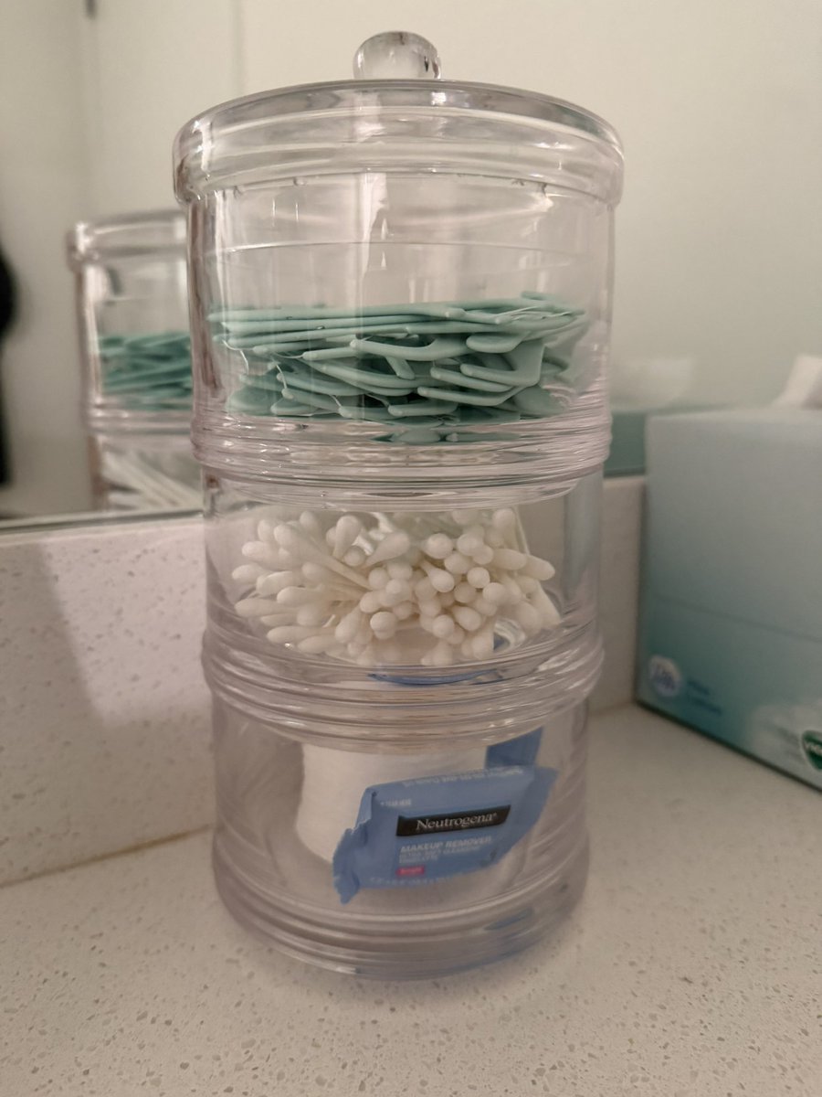 yapdoss's tweet image. my single guy friend has eye makeup remover wipes in his bathroom on deck and while I appreciate them being here I was trying to tell him that it gives off “ran through” LMAO what do you think? (poll in comments)