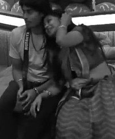 Rodgersstev's tweet image. #Parvathy frnd clearly advised &quot;Kids are watching the show&quot; 

Still #Paaru doing cheap gaaji content 🤢🤢🤢🤢
#BiggBossTamil9