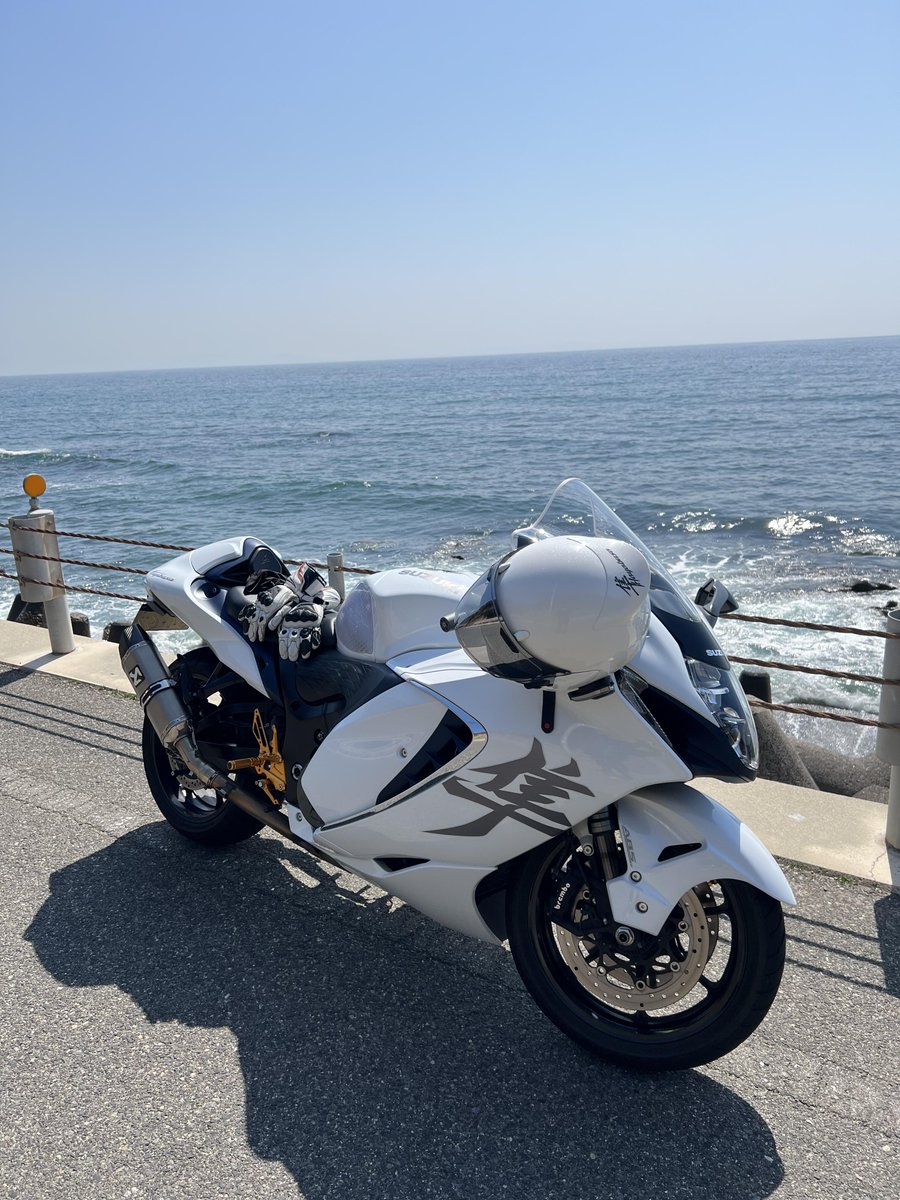 VinayManohar5's tweet image. 海の近くはやっぱり走りやすい。
3台で走ると空気まで変わる気がするんだよね💙
#海ツー #バイク旅 #大人の休日