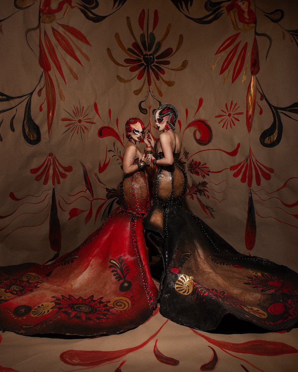 DragBasee's tweet image. Moon &amp;amp; her mom looking magnificent in new photos for the family resemblance challenge. &quot;La Más Lupita&quot;.     #LMD7