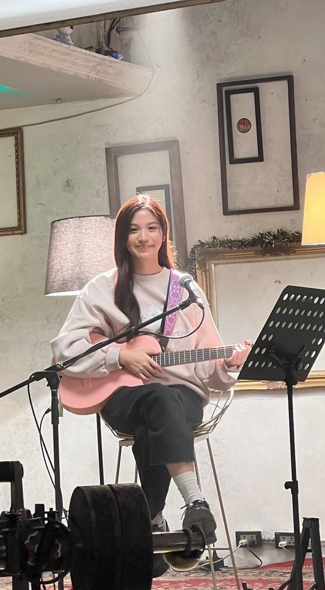 itsbongomfg's tweet image. #beobonnnie

Cute as hell                    what the hell