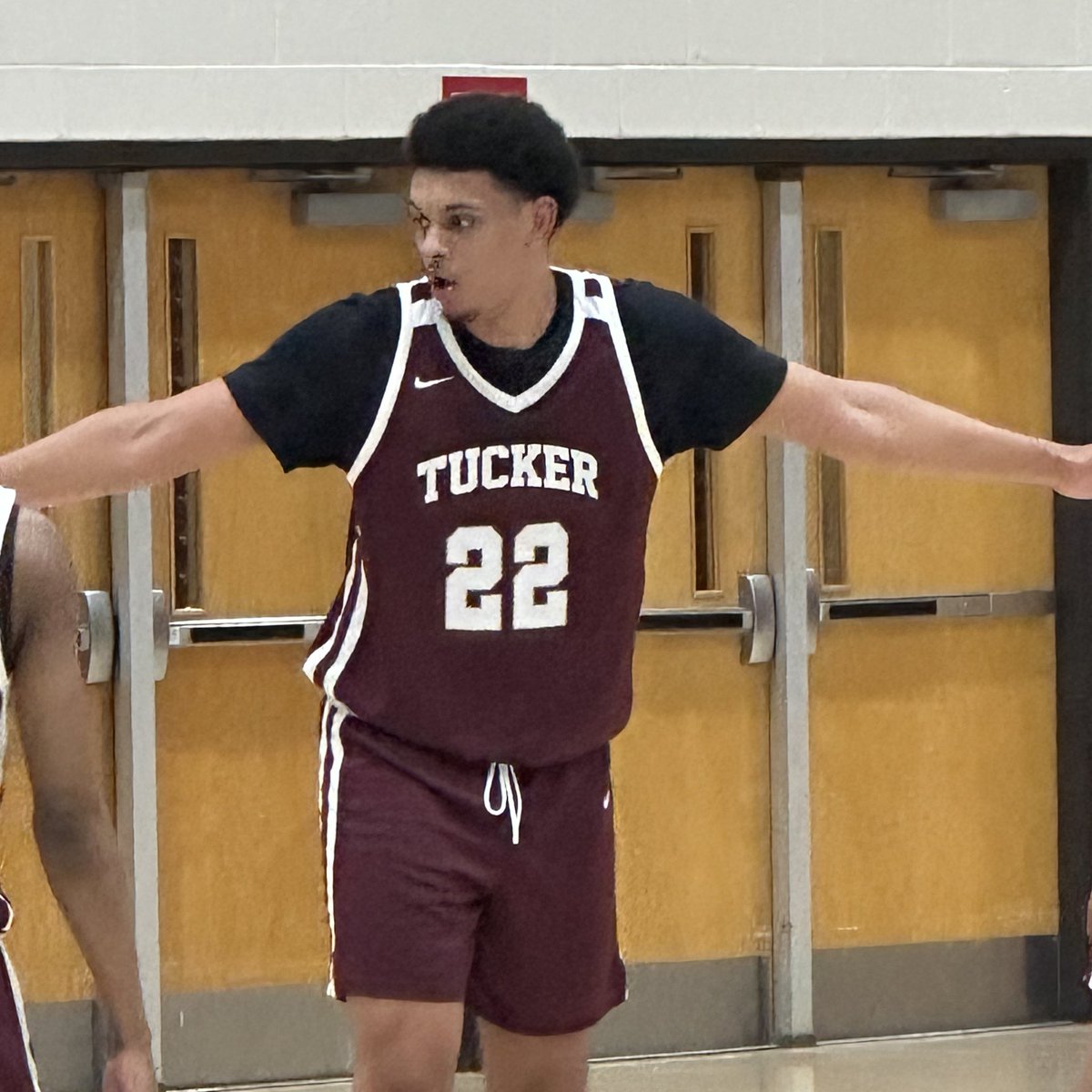 End Q1 <a href="/JCook87Classic/">Jared Cook Tip-Off Classic</a>:
Tucker - 13
North Gwinnett - 11

Jakobe Williams has shown off his ability at the PG spot finding open teammates. 6’10” Julian Glenewinkel leads Tucker with 4p 4r