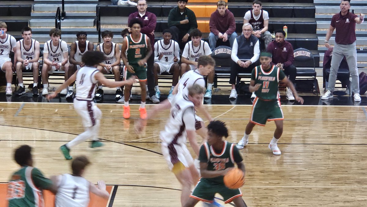 mattjnow's tweet image. FINAL: @PEHS_BB 65 @WAwarriorsBBB 61

Justin Paszkowski/Alijah Little: 18p each
KJ Miller: 14p, 5r, 3a

Hayden Schroeder: 31p, 5r, 2b

*stats unofficial

@HSBBALLjg @AlHartwig1 @tdc200 @dhpreps @scottybscout @coachSPham @HeraldNewsSport