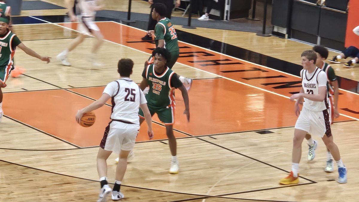 mattjnow's tweet image. FINAL: @PEHS_BB 65 @WAwarriorsBBB 61

Justin Paszkowski/Alijah Little: 18p each
KJ Miller: 14p, 5r, 3a

Hayden Schroeder: 31p, 5r, 2b

*stats unofficial

@HSBBALLjg @AlHartwig1 @tdc200 @dhpreps @scottybscout @coachSPham @HeraldNewsSport