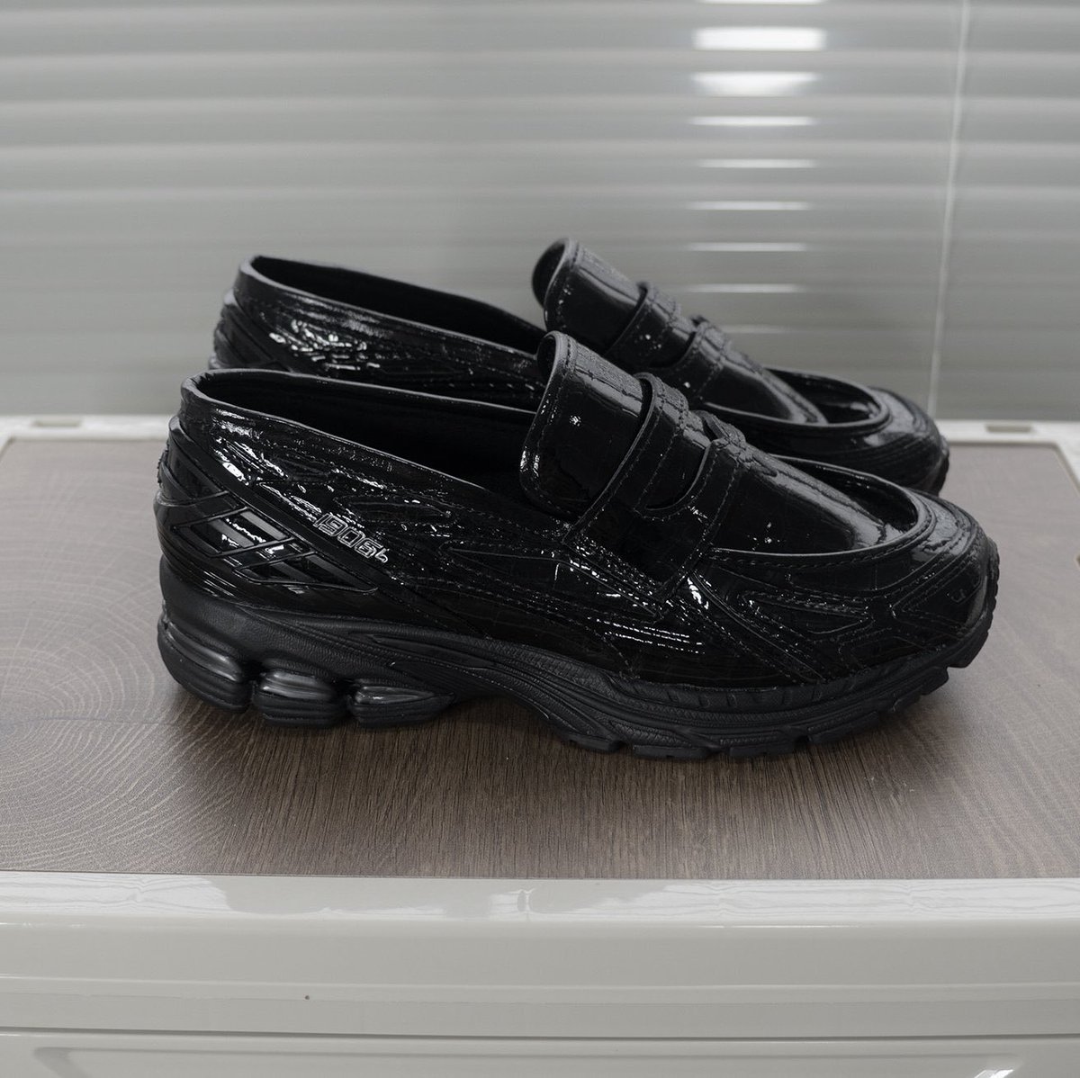 fullress's tweet image. New Balance U1906 LCR Loafer “Black Croc” (ニューバランス ローファー) [U1906LCR]

・UNITED ARROWS web抽選 11/26 12:00~11/27 23:59

&amp;gt;&amp;gt; fullress.com/new-balance-u1…