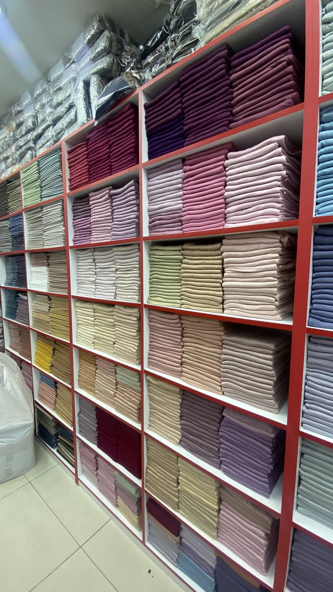 pwarkjihoon_'s tweet photo. pashmina kaos malaysia 70/ each dupe lafiye bgt flowy dan mleyot ada yang mau sekalian di jastip? https://t.co/IHM9f75x94